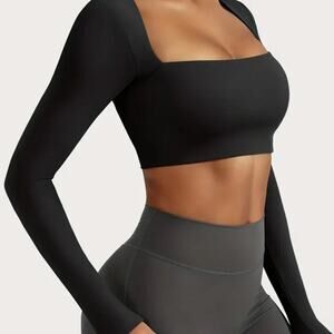 2 for $15 😍 NWOT Active Long Sleeve Square Neck Crop Top - Size M - Black